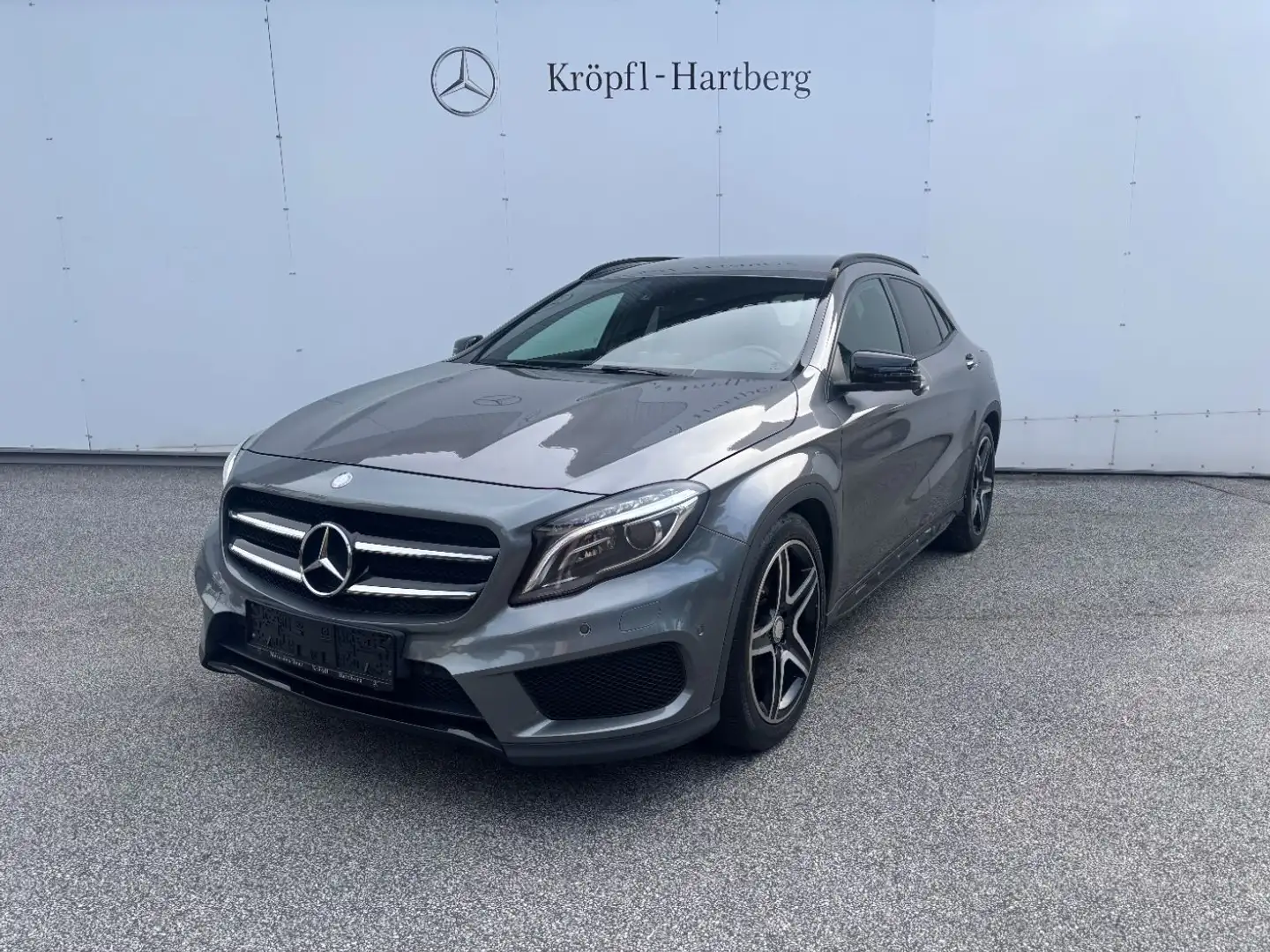 Mercedes-Benz GLA 250 4MATIC AMG Line PTS Shz AMG eHeck RKam Grau - 2