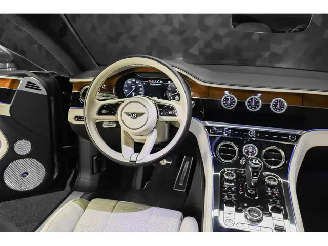 Bentley Continental GT view 15