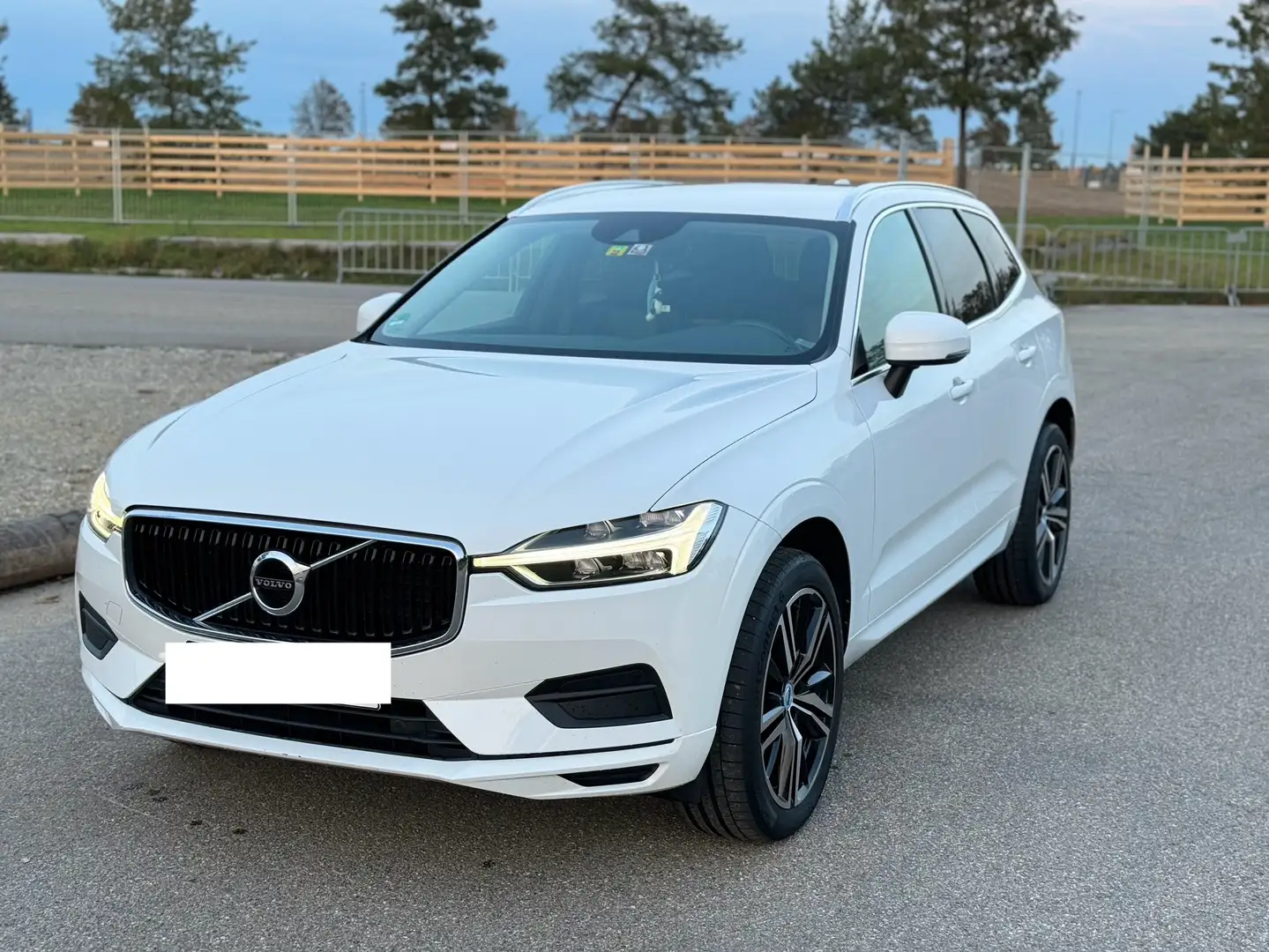 Volvo XC60 XC60 D4 Momentum Weiß - 1