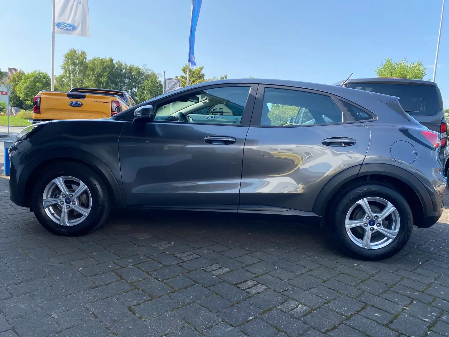 Ford Puma Cool & Connect Grau - 2