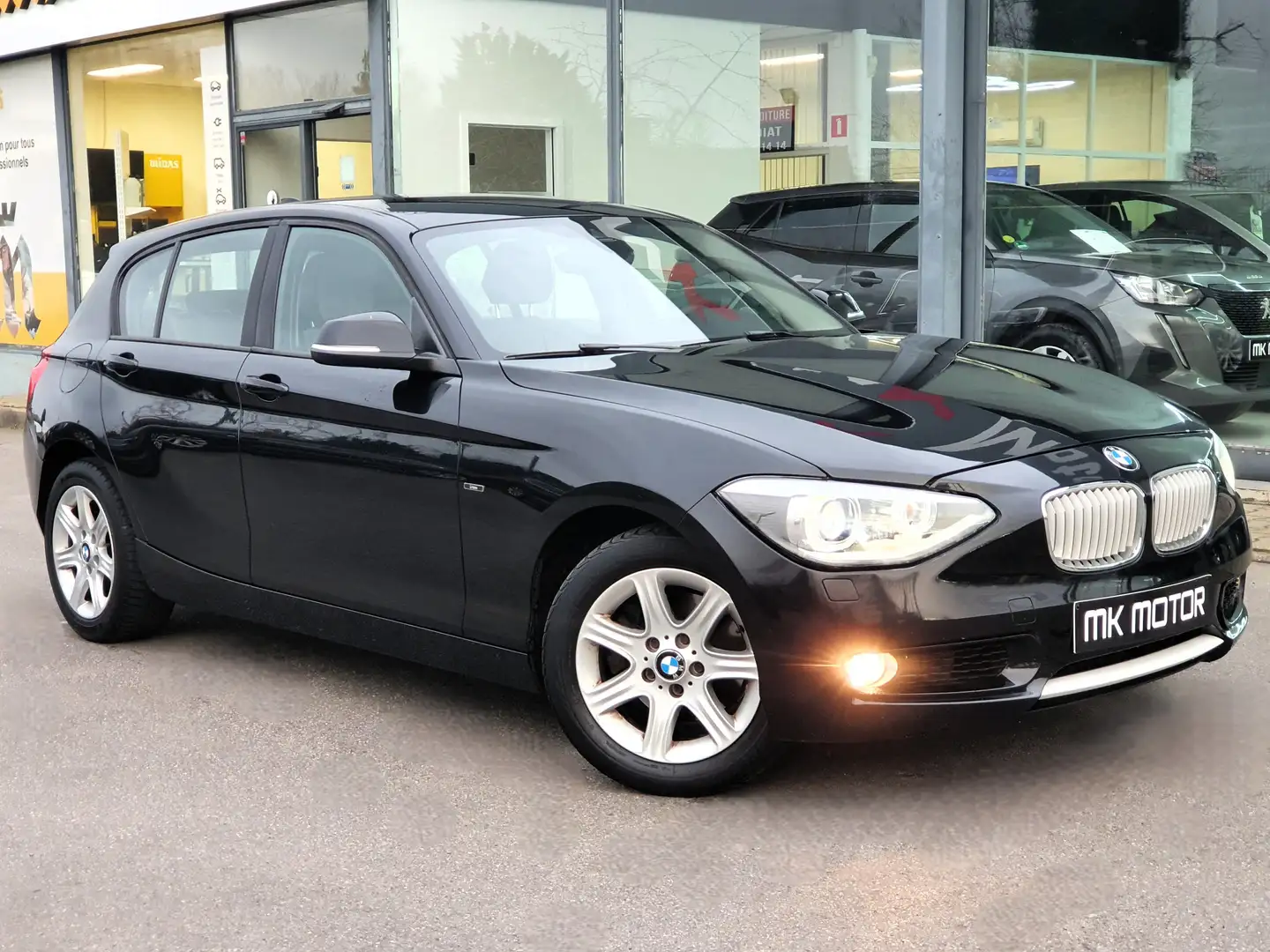 BMW 118 🟢1.6 ESSENCE 170CV - BOITE AUTO - SIEGES CHAUFF Schwarz - 2