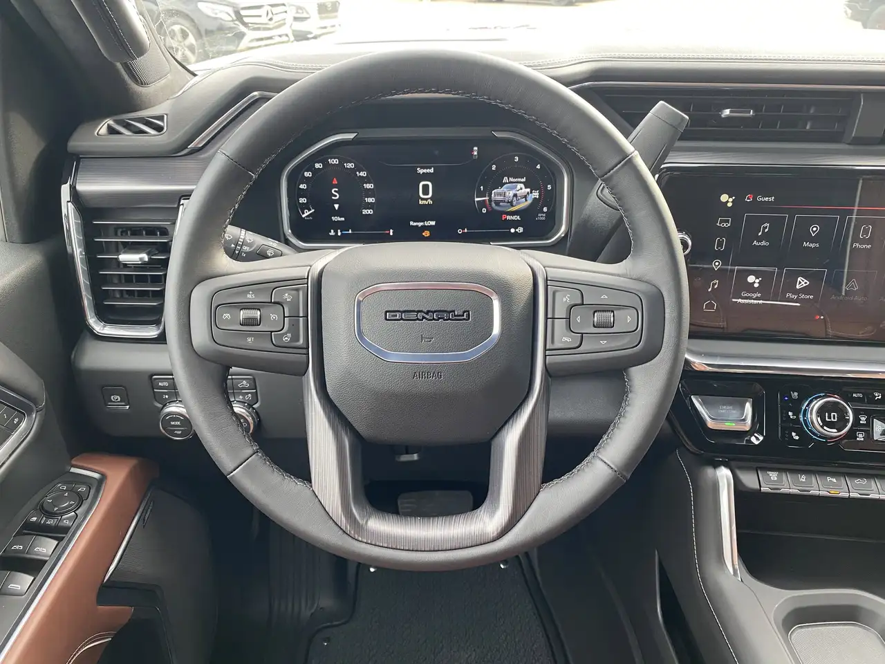 GMC Sierra 3500HD снимка GMC Sierra 3500HD