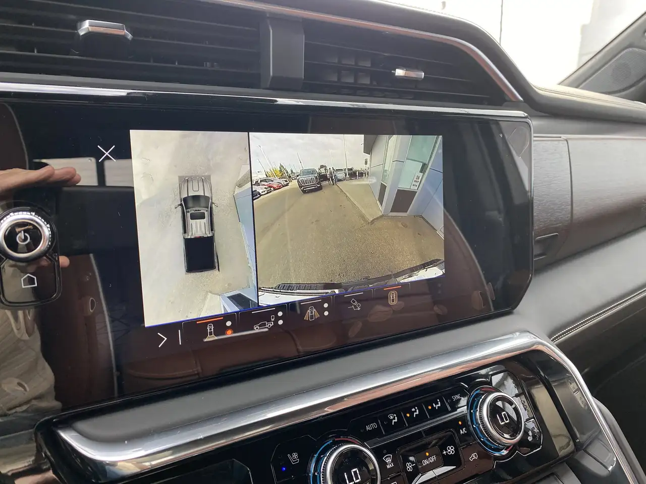 GMC Sierra 3500HD снимка GMC Sierra 3500HD