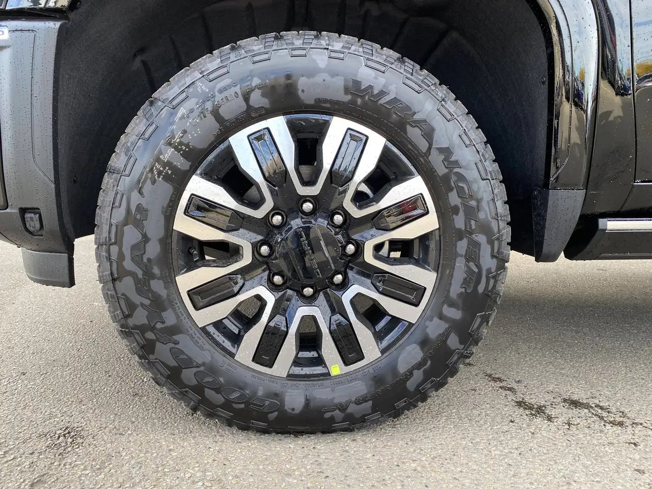 GMC Sierra 3500HD снимка GMC Sierra 3500HD