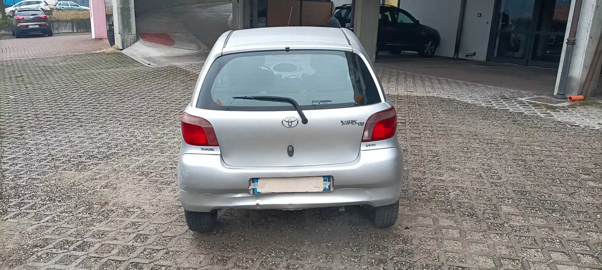 Toyota Yaris 5p 1.0 my03 Argintiu - 2