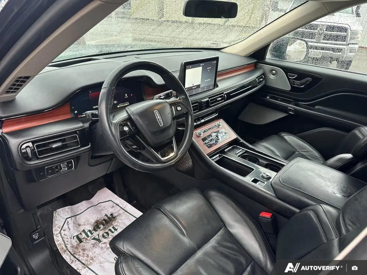 Lincoln Aviator снимка Lincoln Aviator