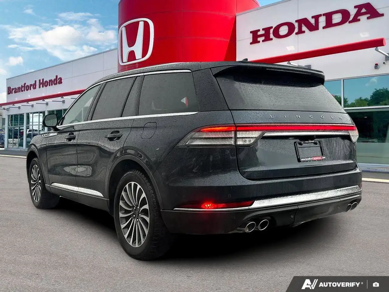 Lincoln Aviator снимка Lincoln Aviator