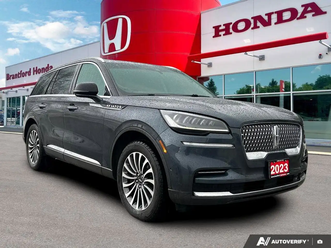 Lincoln Aviator снимка Lincoln Aviator