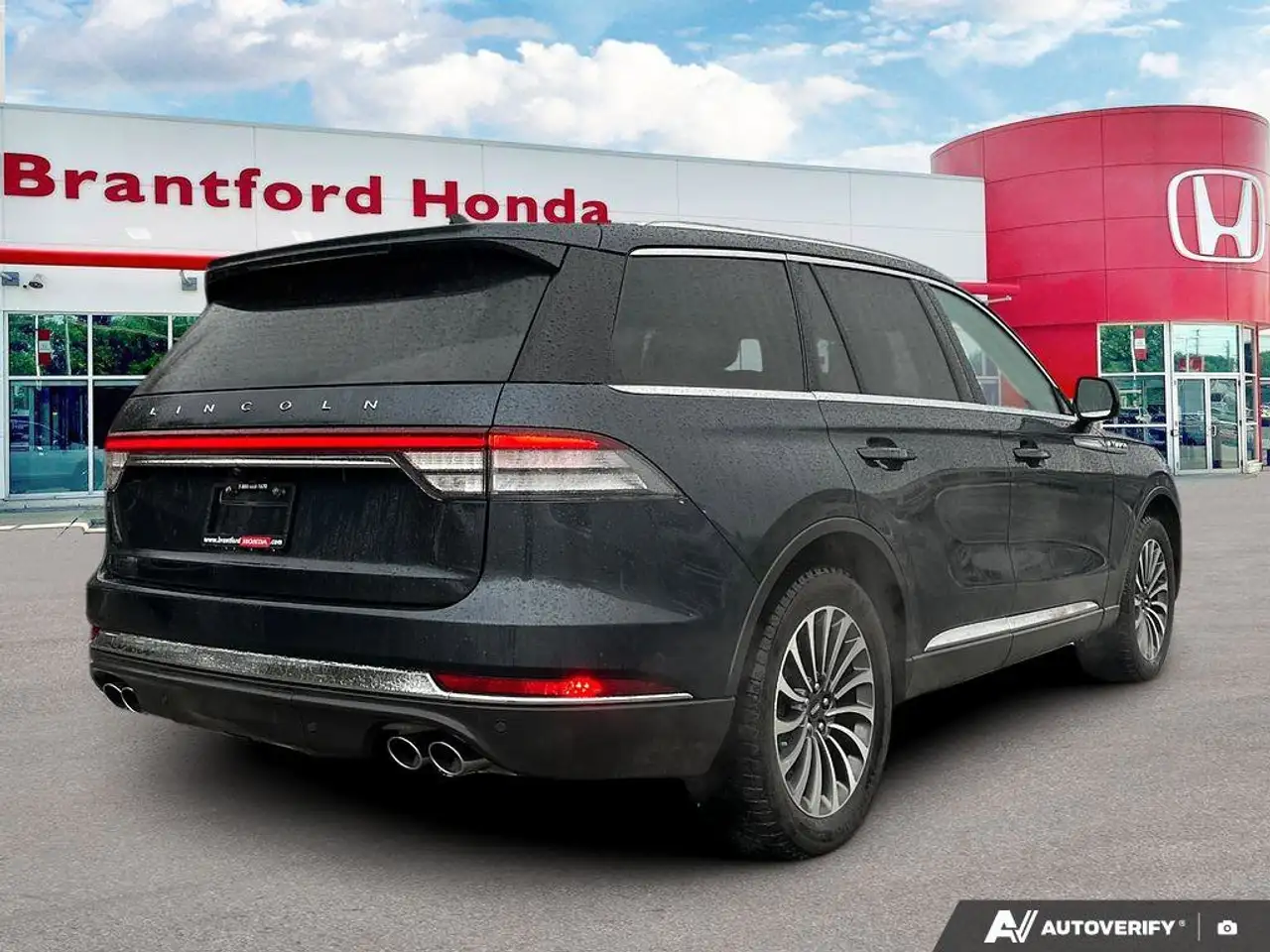 Lincoln Aviator снимка Lincoln Aviator