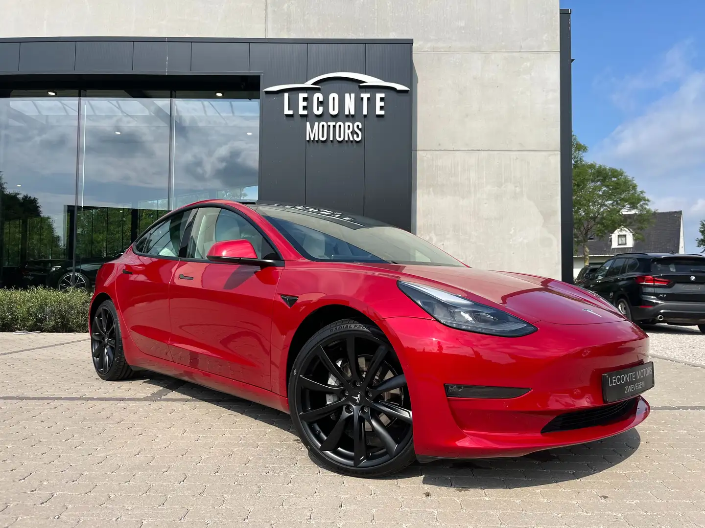 Tesla Model 3 Model 3 Dual Motor Long Range Auto-Pilot 498PK Rood - 1