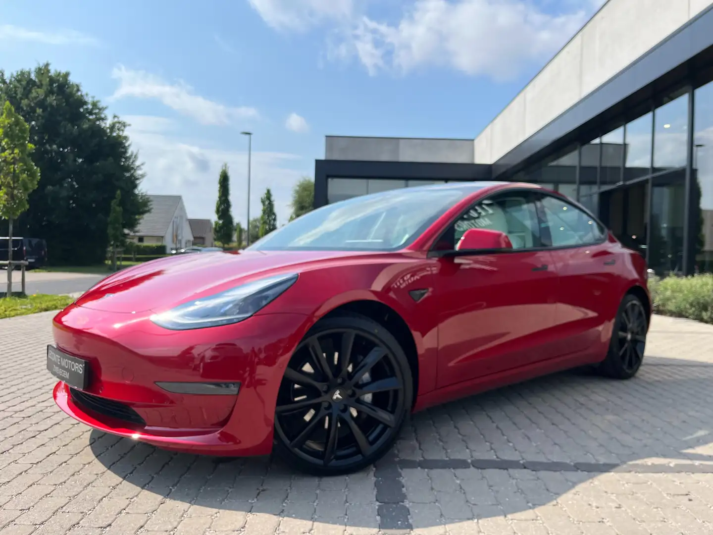 Tesla Model 3 Model 3 Dual Motor Long Range Auto-Pilot 498PK Rood - 2