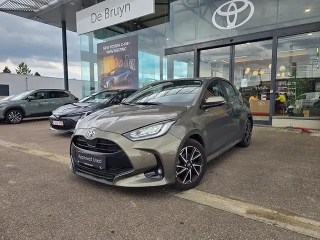 Toyota Yaris Iconic