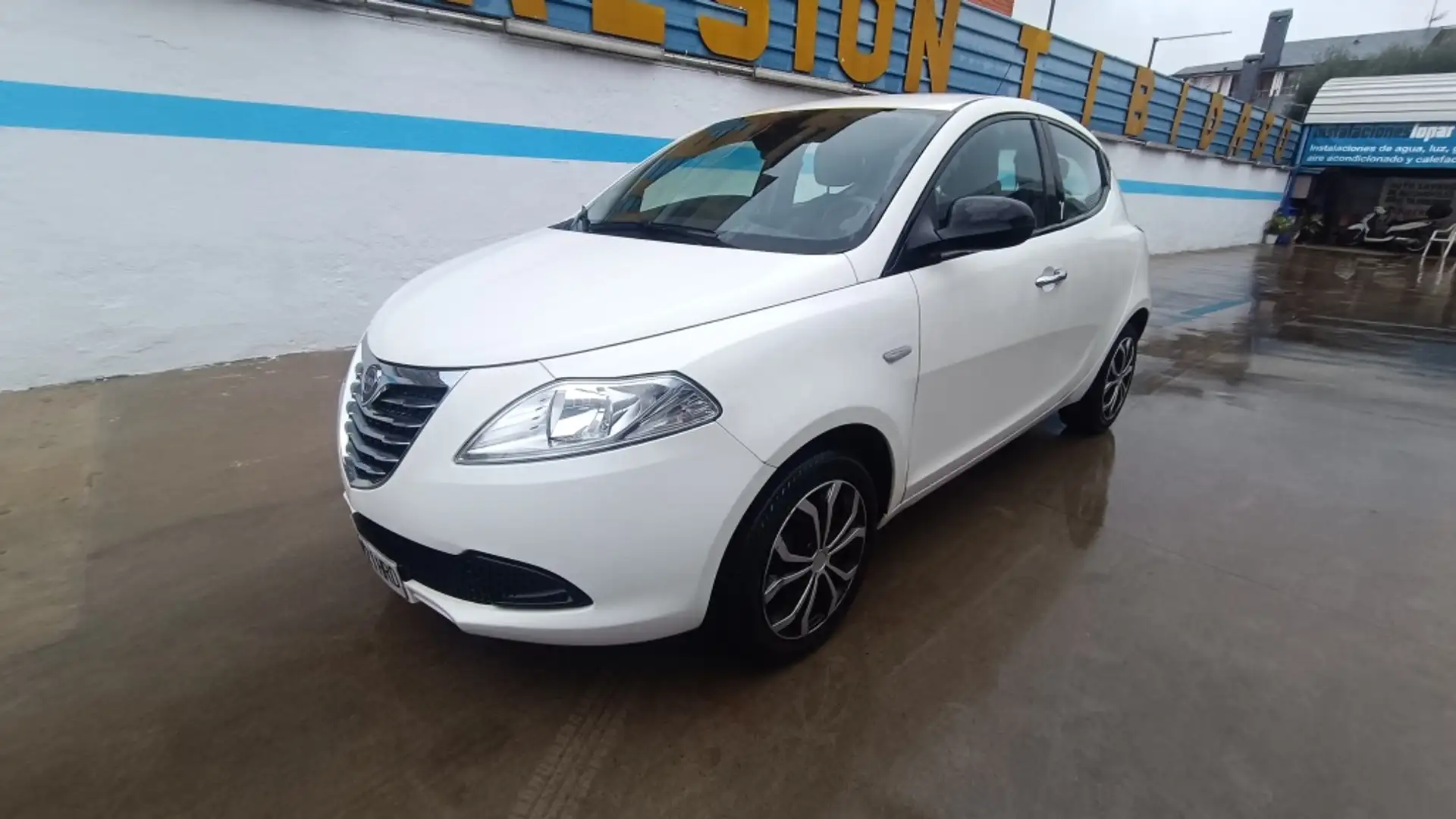 Lancia Ypsilon 1.2 8v Silver Blanco - 1