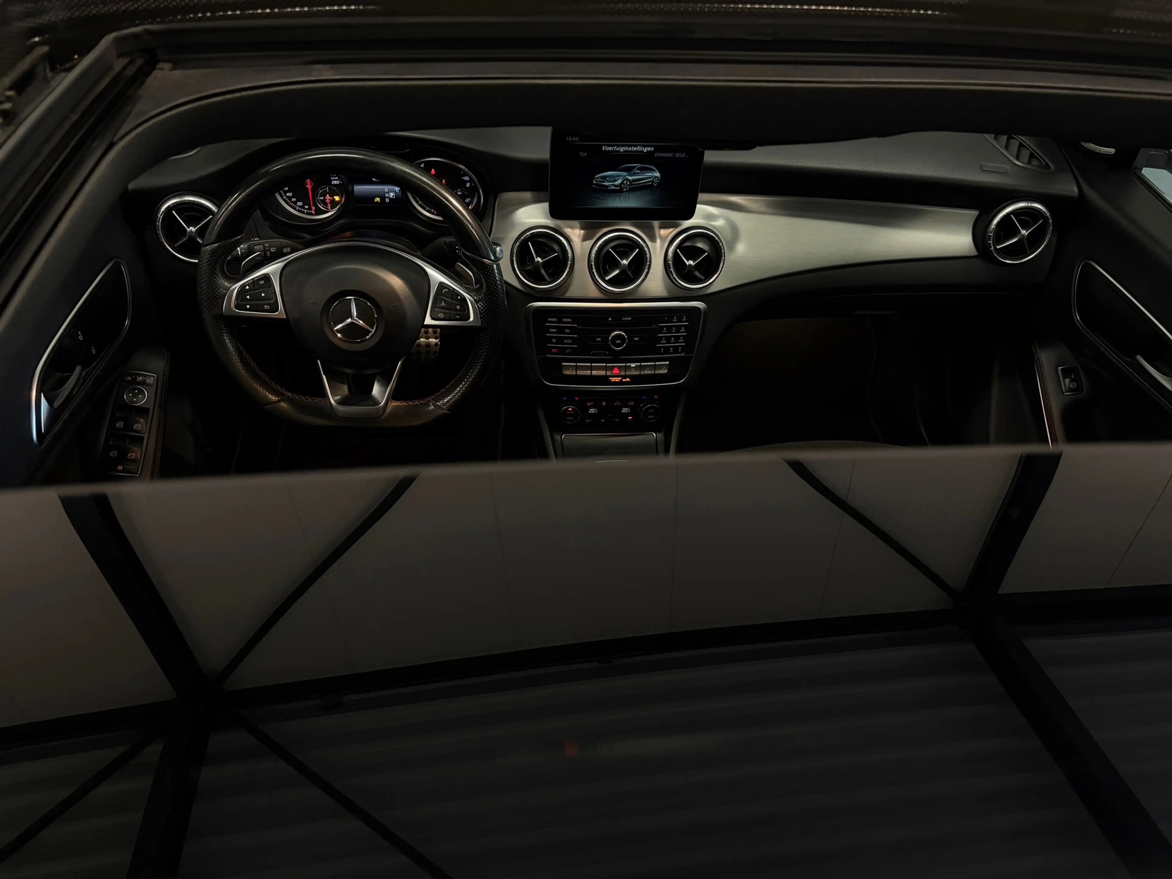 Mercedes-Benz CLA 200 Shooting Brake Ambition Pano Amg Stoelverwarming — photo 11