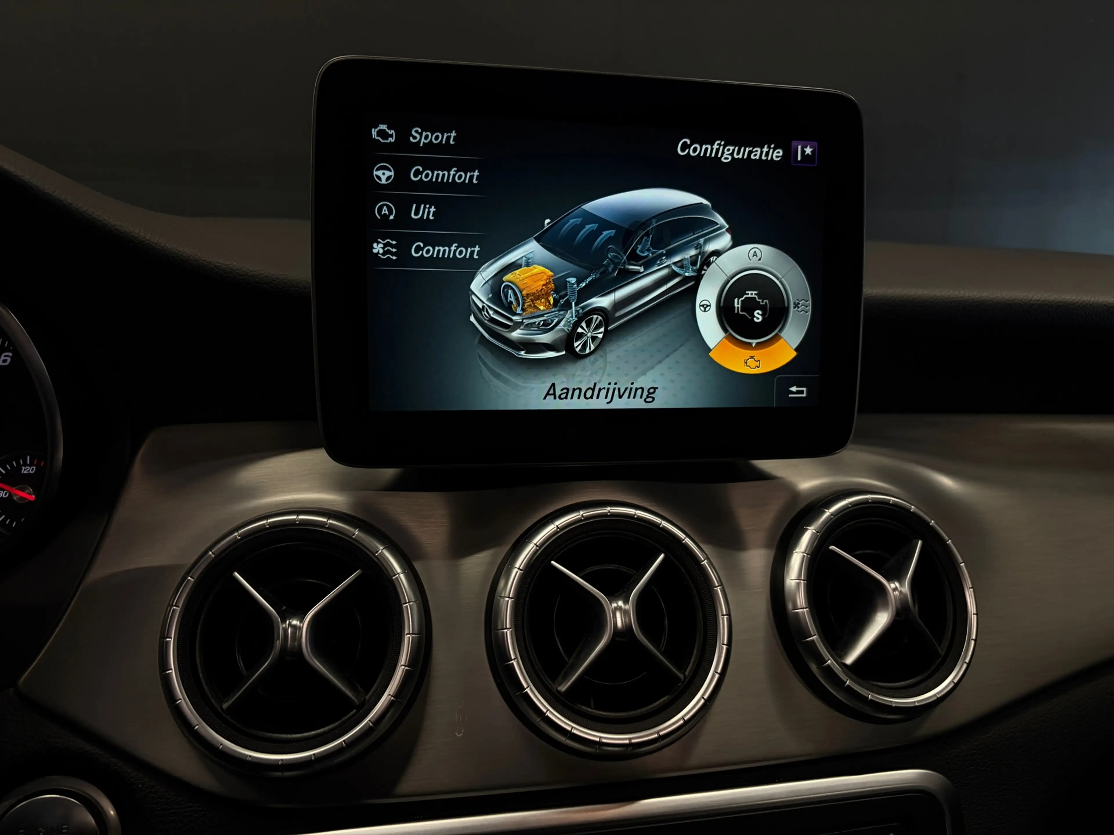 Mercedes-Benz CLA 200 Shooting Brake Ambition Pano Amg Stoelverwarming — photo 15