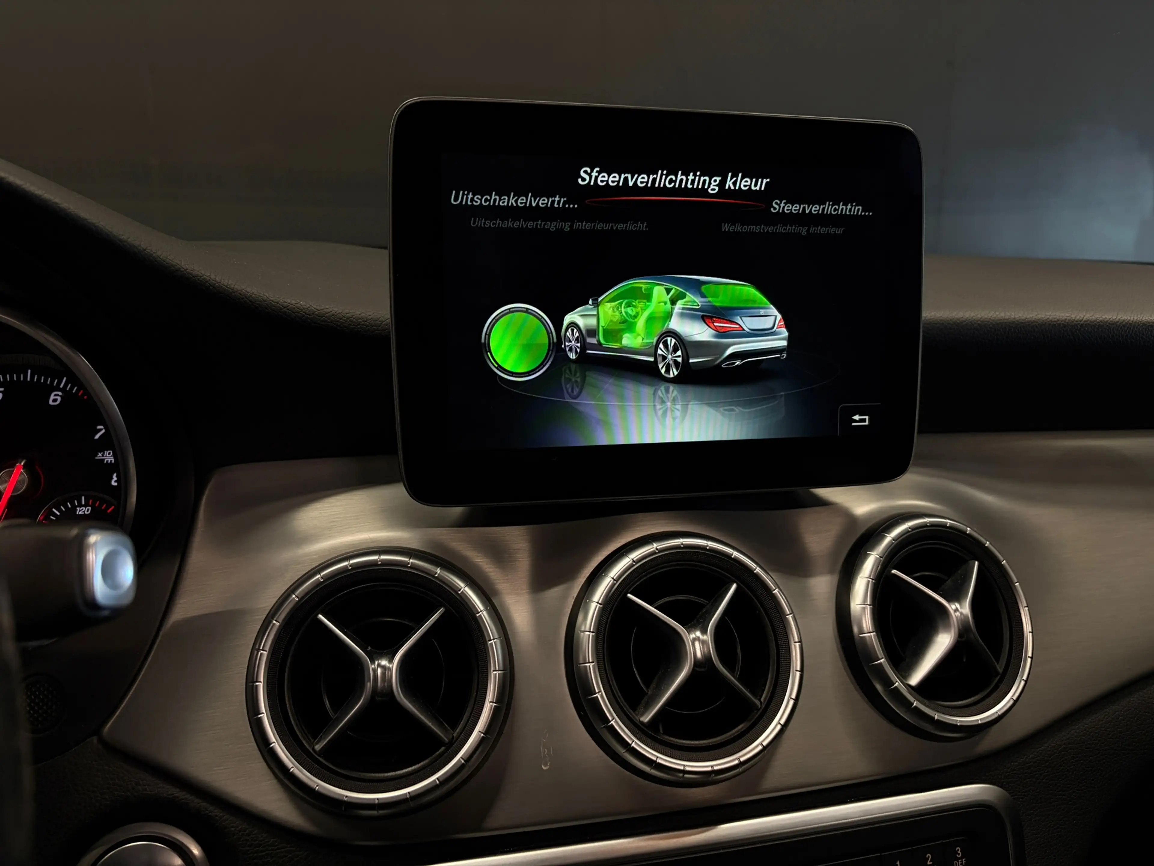 Mercedes-Benz CLA 200 Shooting Brake Ambition Pano Amg Stoelverwarming — photo 14