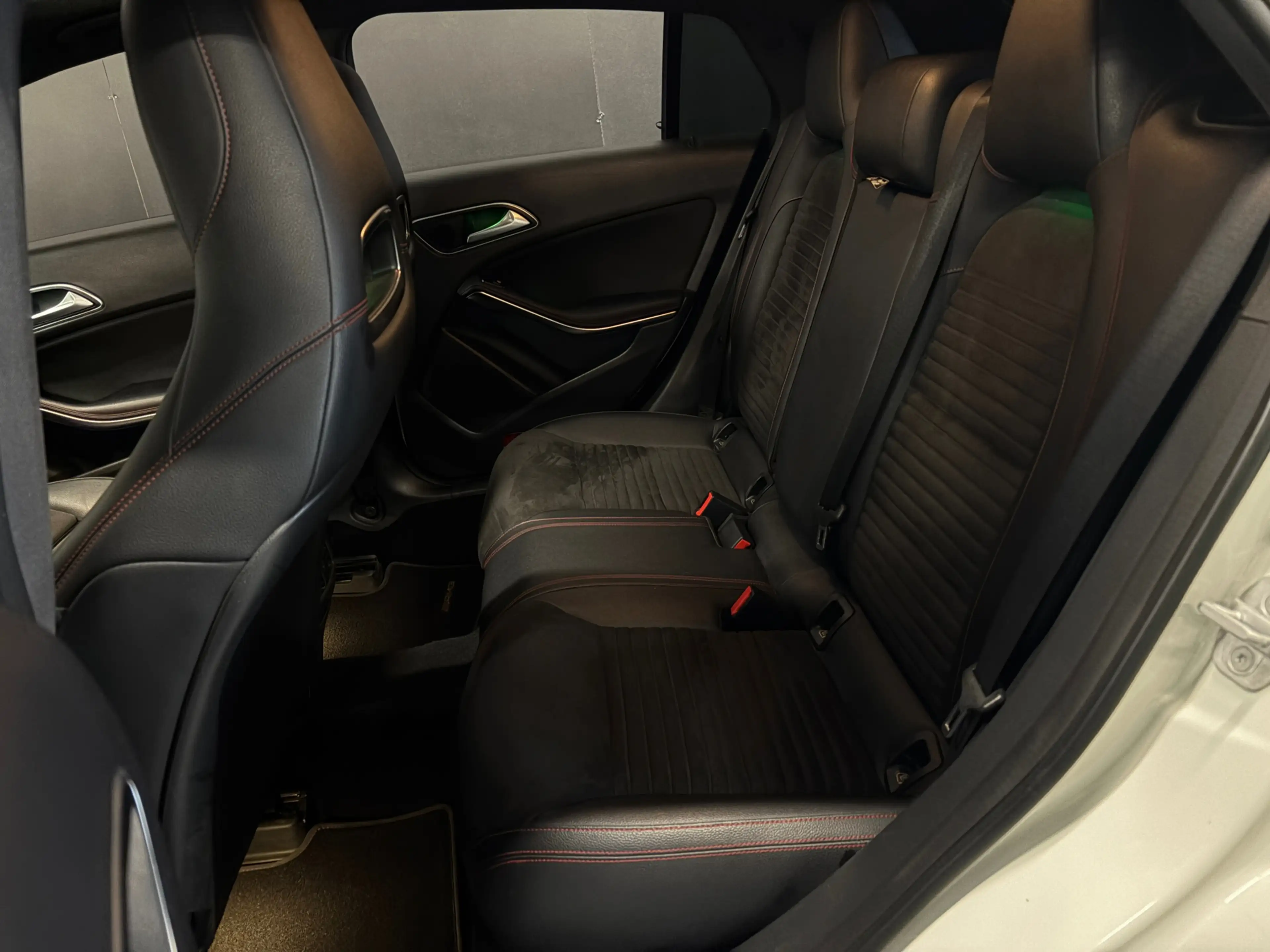 Mercedes-Benz CLA 200 Shooting Brake Ambition Pano Amg Stoelverwarming — photo 4