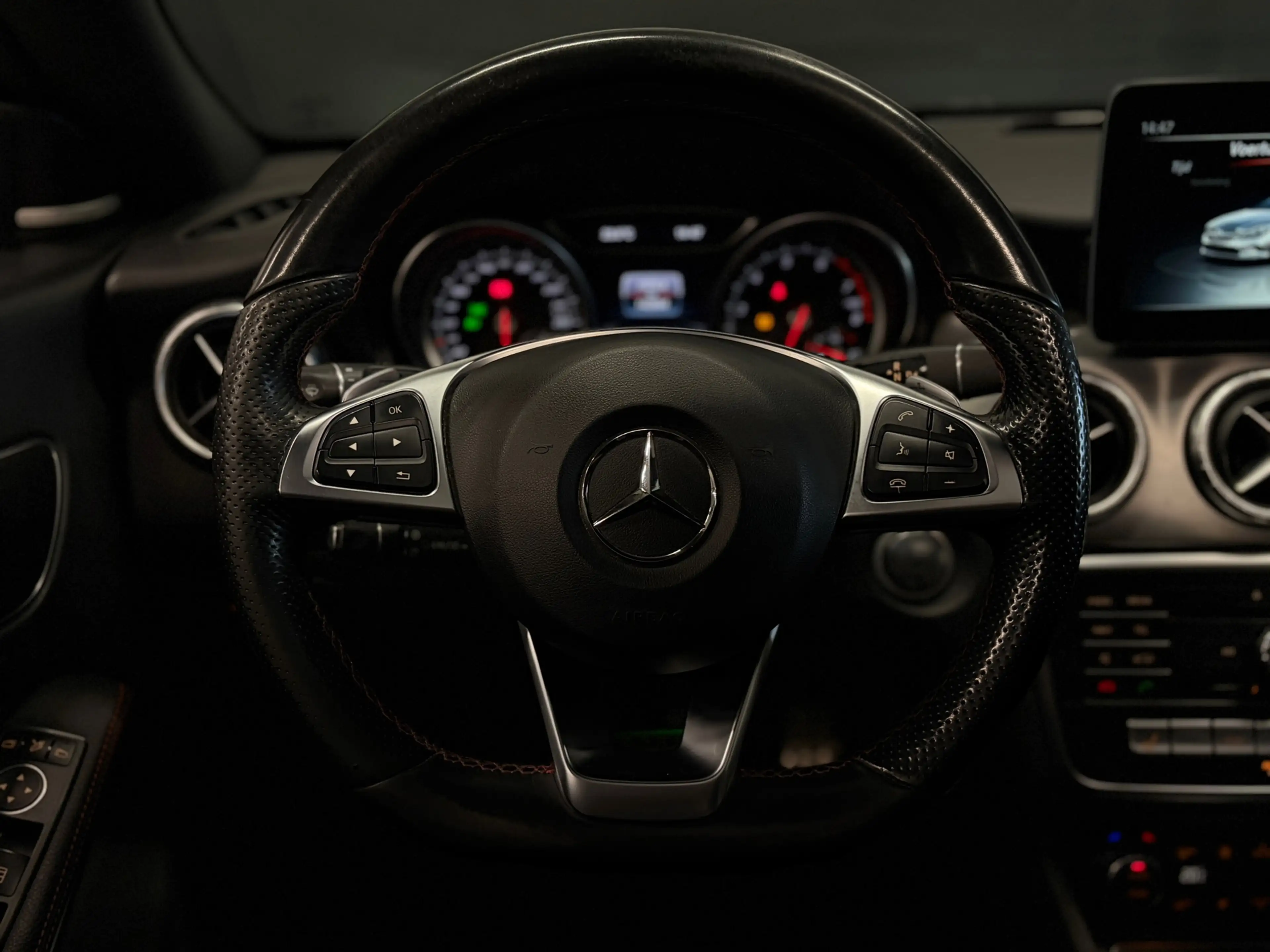 Mercedes-Benz CLA 200 Shooting Brake Ambition Pano Amg Stoelverwarming — photo 12