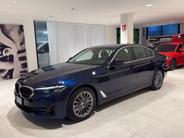 BMW 530 e 292cv Plug-In-Hybrid Pelle Cruise Fari LED