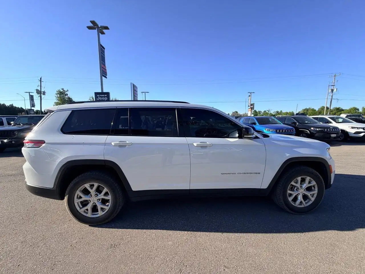 Jeep Grand Cherokee снимка Jeep Grand Cherokee