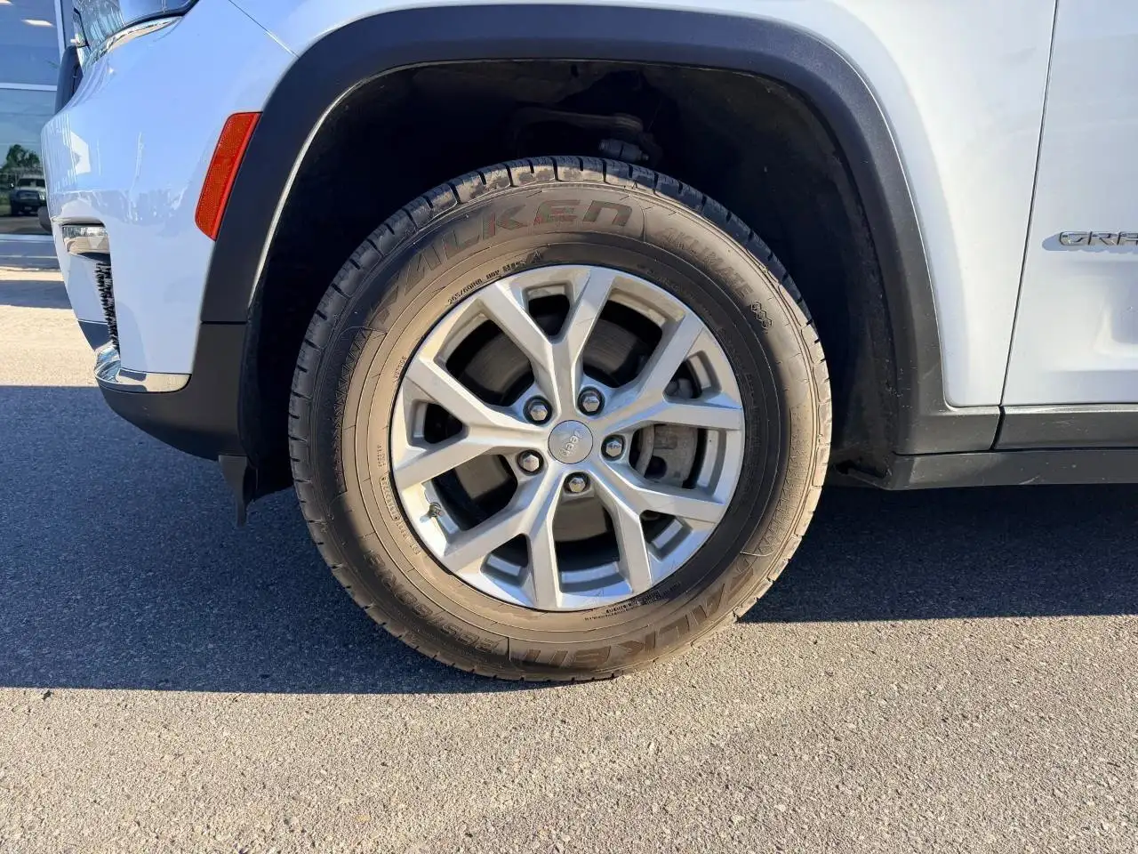 Jeep Grand Cherokee снимка Jeep Grand Cherokee