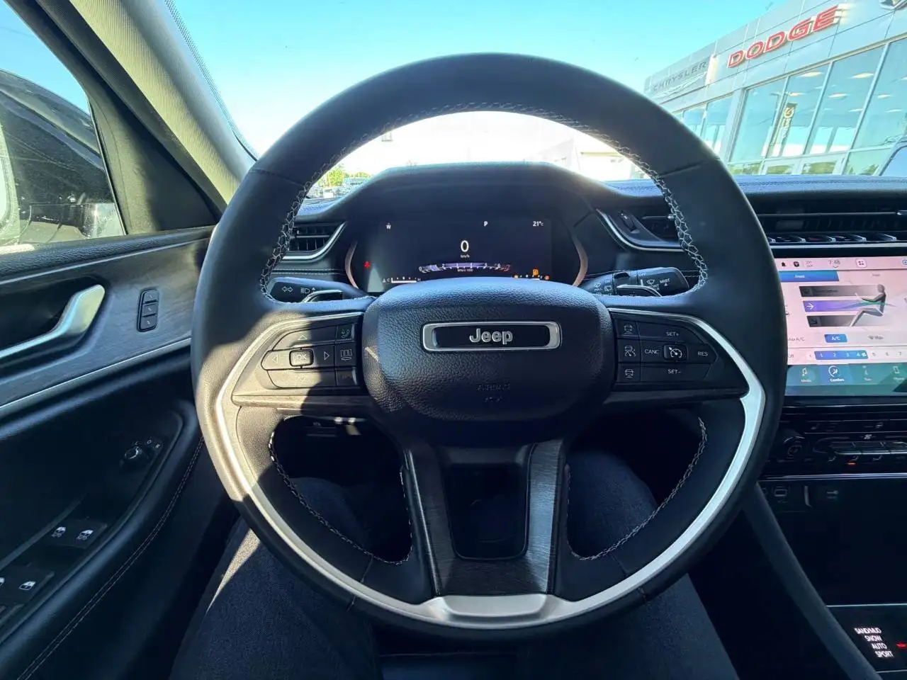 Jeep Grand Cherokee снимка Jeep Grand Cherokee