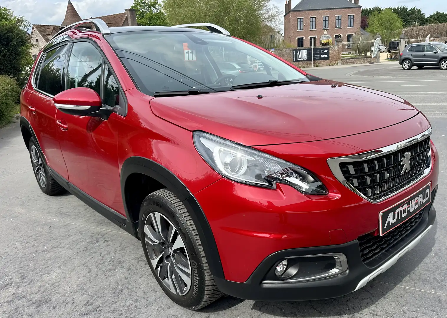 Peugeot 2008 1.2 essence Allure euro 6D Rouge - 2