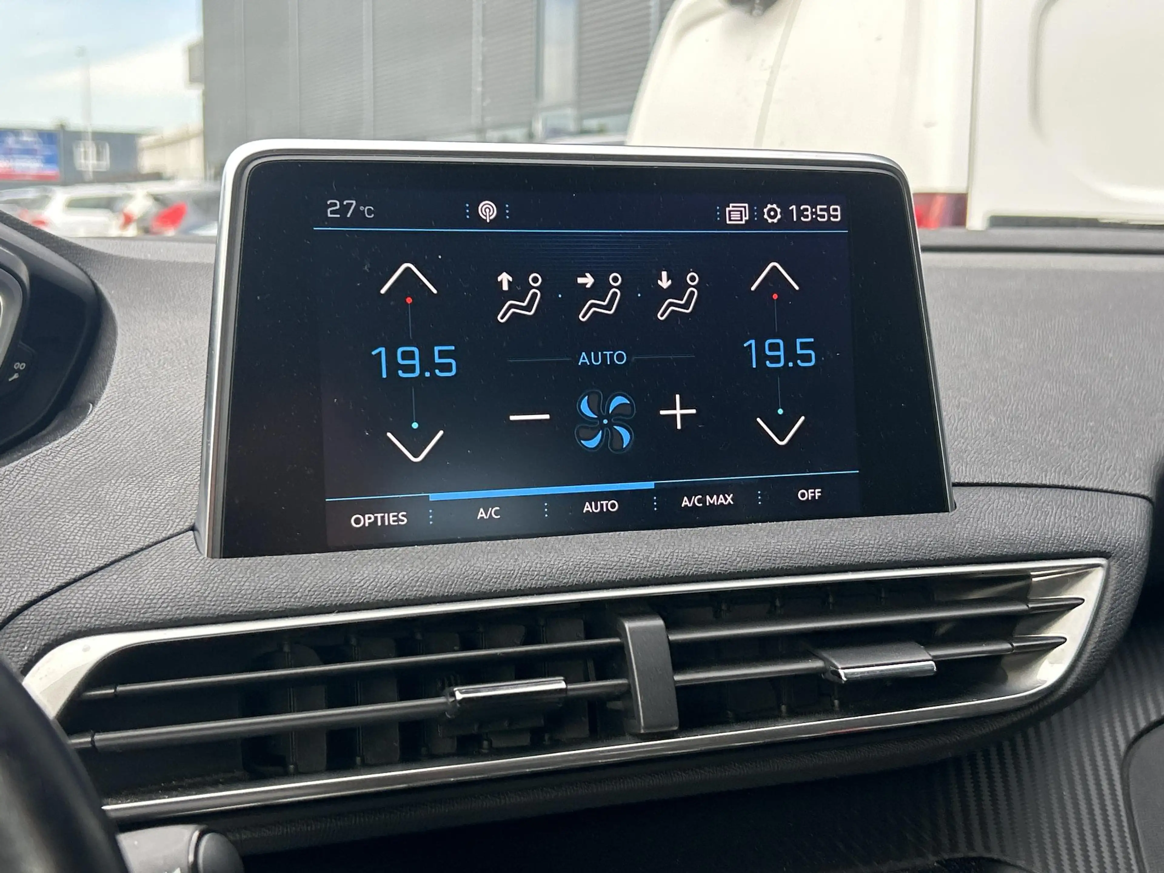 Peugeot 3008 1.2 PureTech Blue Lease Executive | Cruise | Clima — photo 11