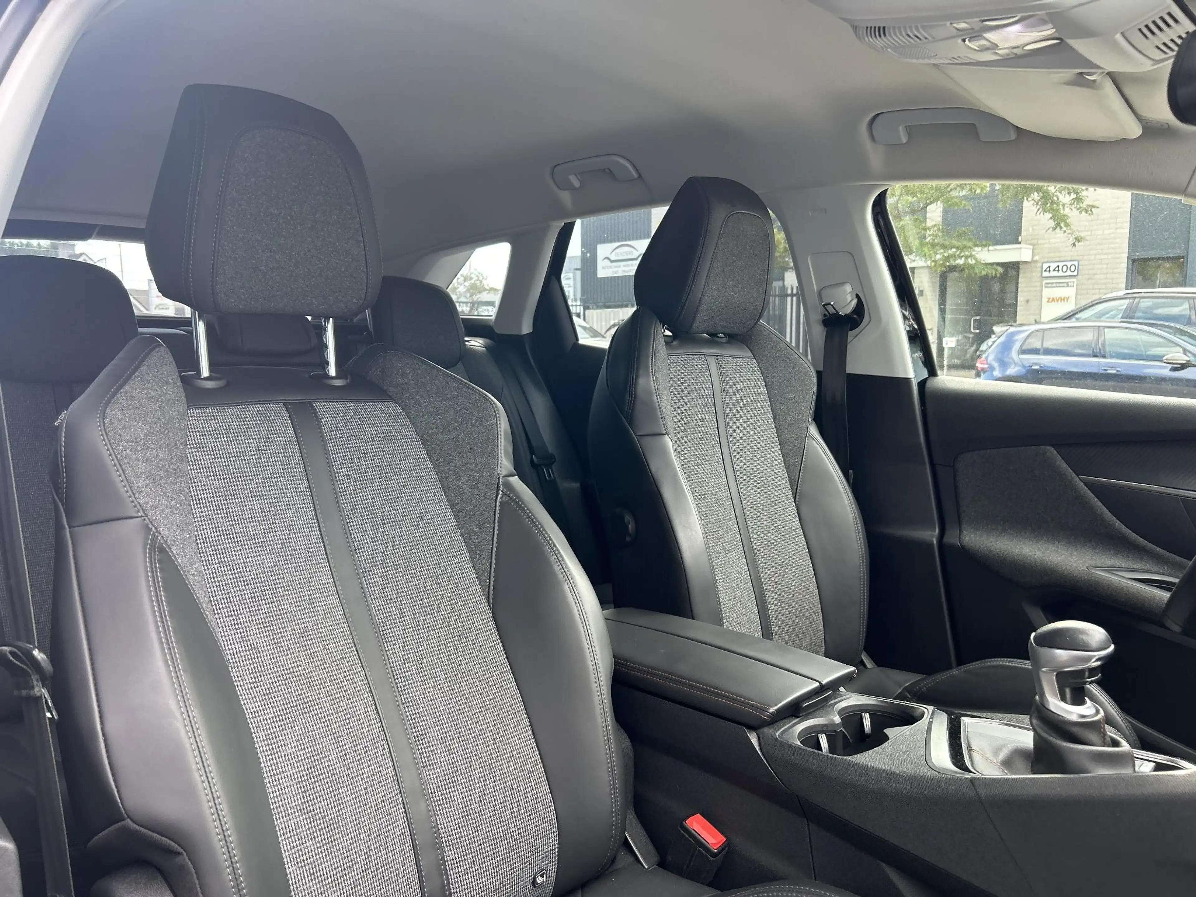 Peugeot 3008 1.2 PureTech Blue Lease Executive | Cruise | Clima — photo 4