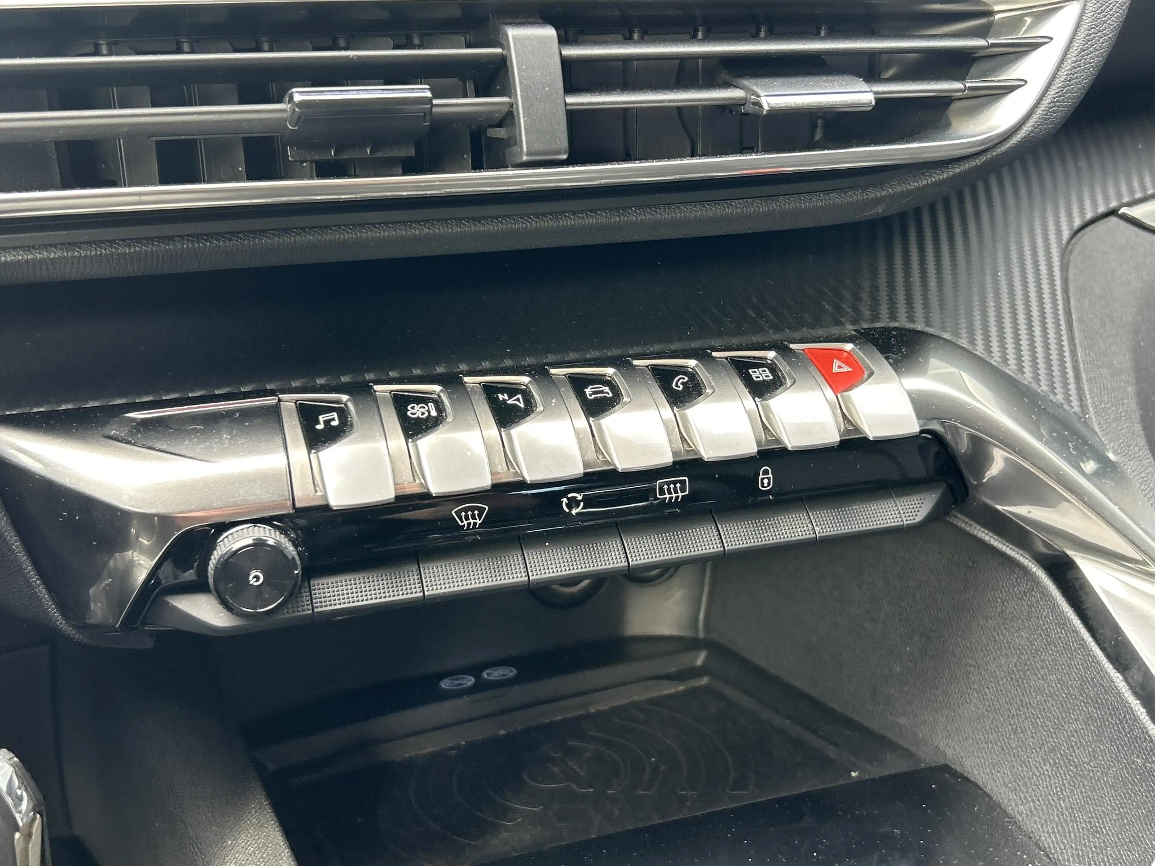 Peugeot 3008 1.2 PureTech Blue Lease Executive | Cruise | Clima — photo 12