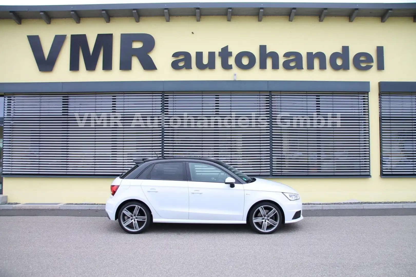 Audi A1 Sportback S-Line *NAVI*AHK* Weiß - 1