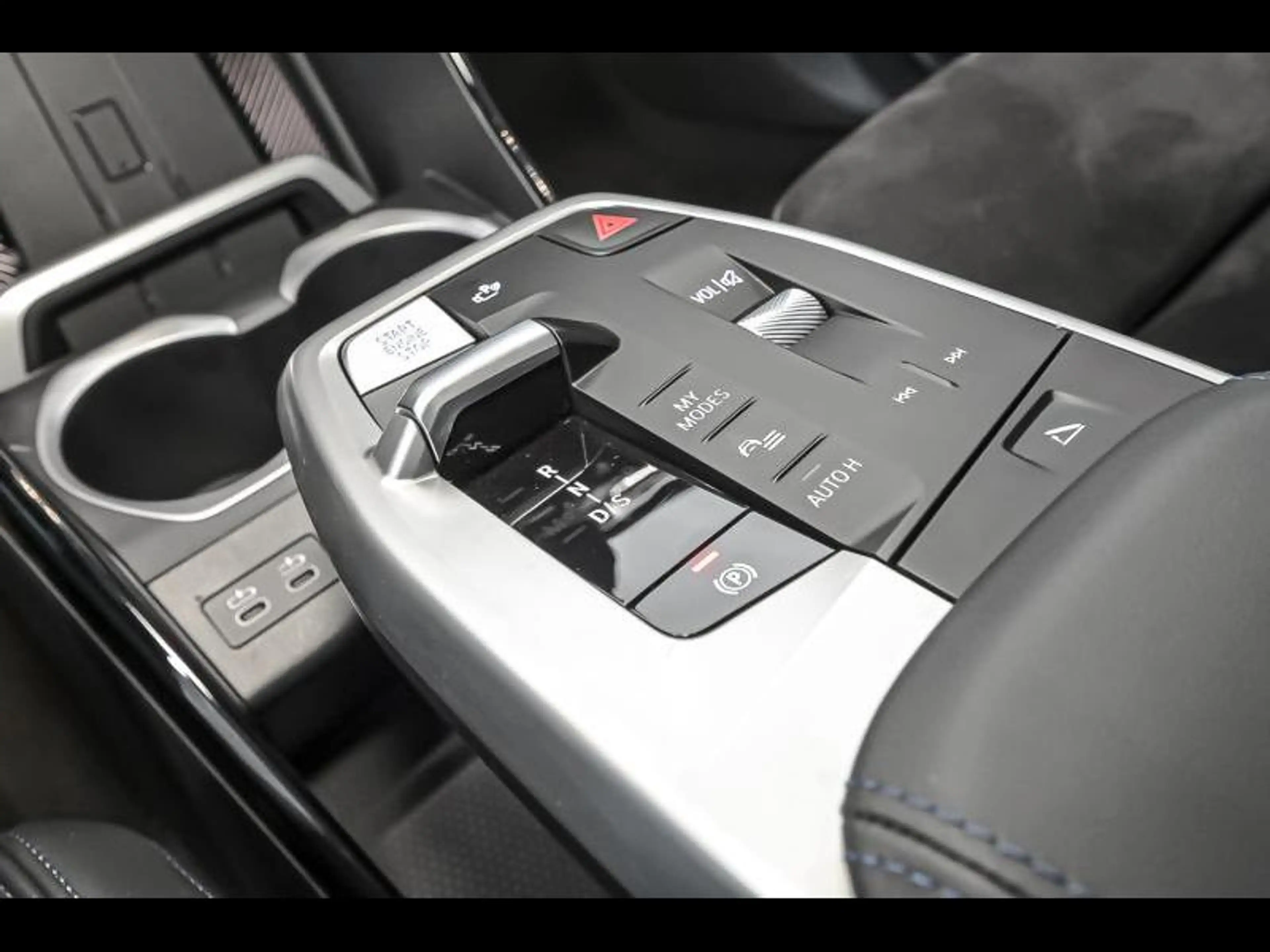 BMW X2 sDrive20i - M Pack — photo 11