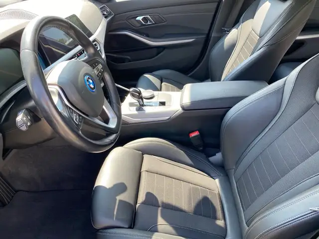 BMW 3 Series view 7