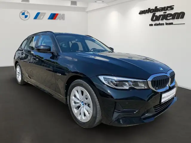 BMW 3 Series view 2