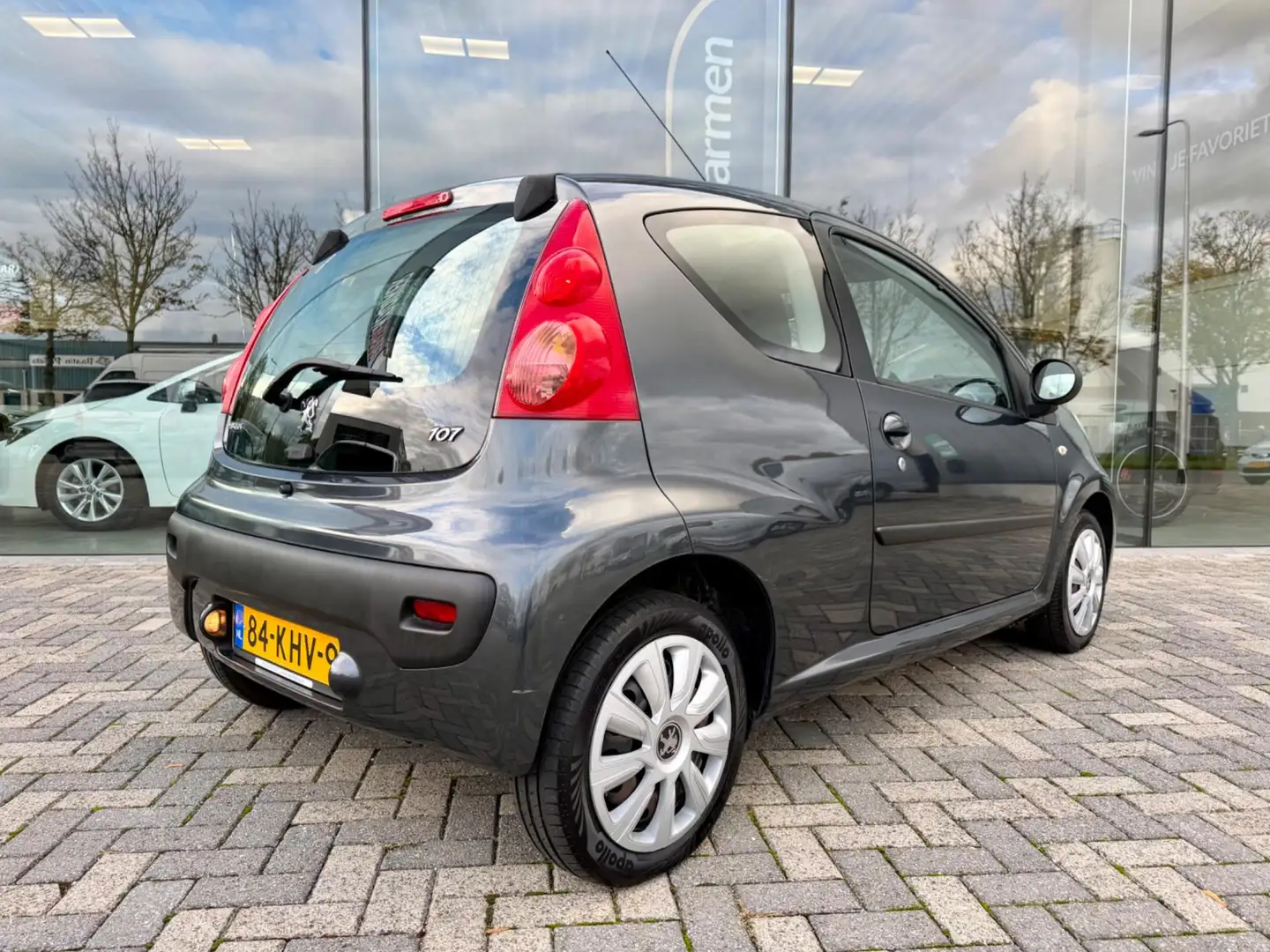 Peugeot 107 1.0-12V Sublime, NAP, Airco, IsoFix, AUX Gris - 2