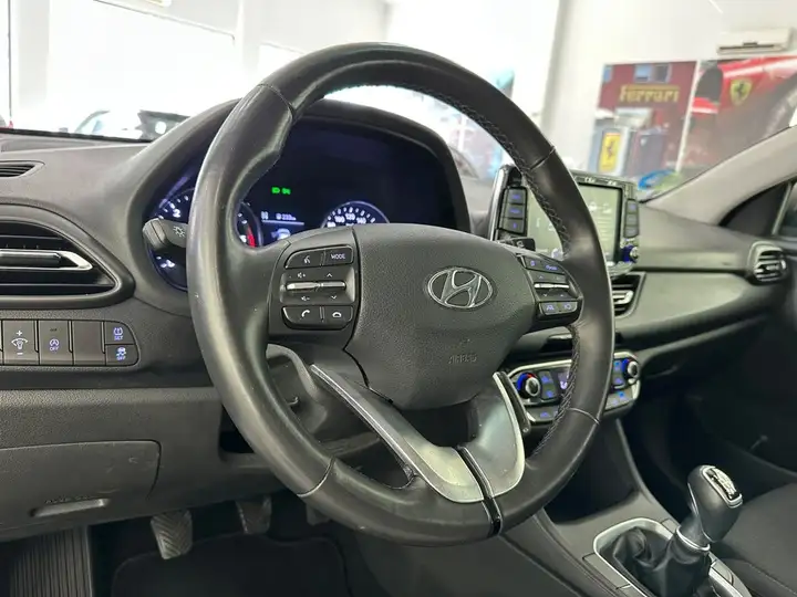 Hyundai i30 2022, foto 18