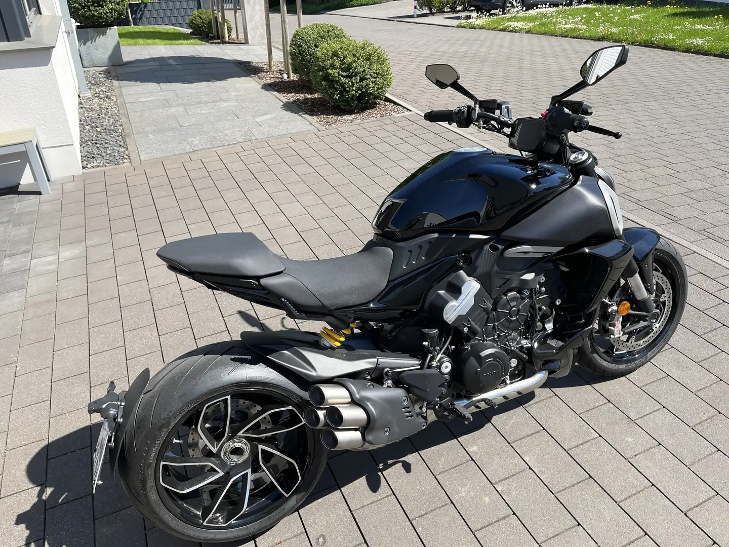 Ducati Diavel V4, schwarz, original Чёрный - 1