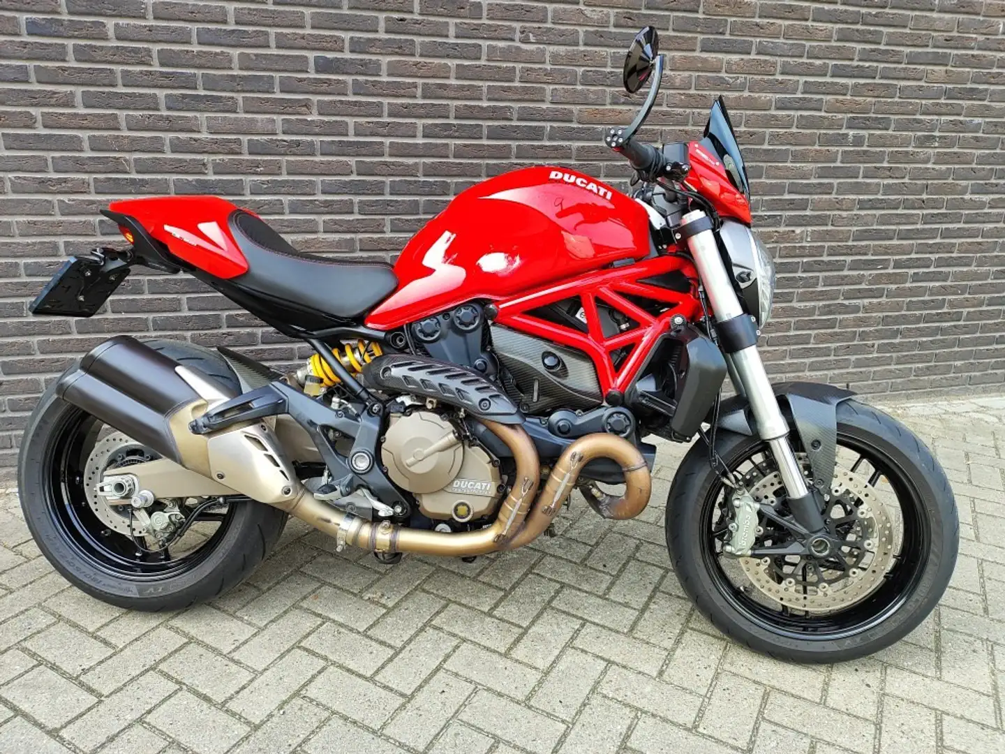 Ducati Monster 821 - 1