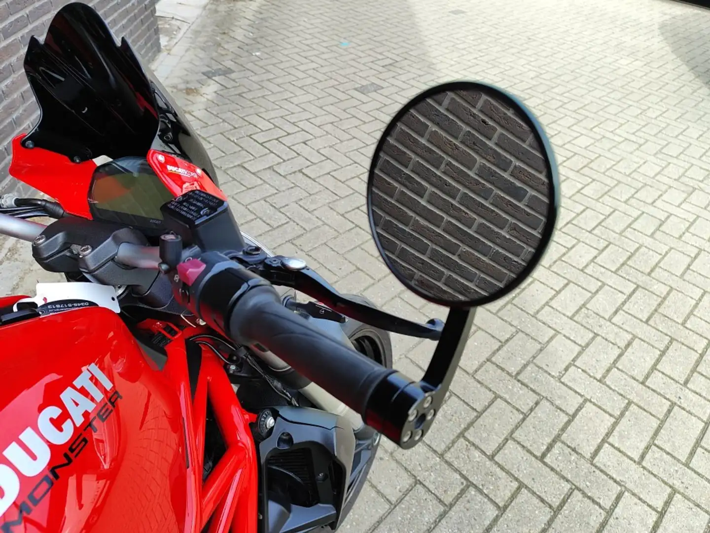 Ducati Monster 821 - 2