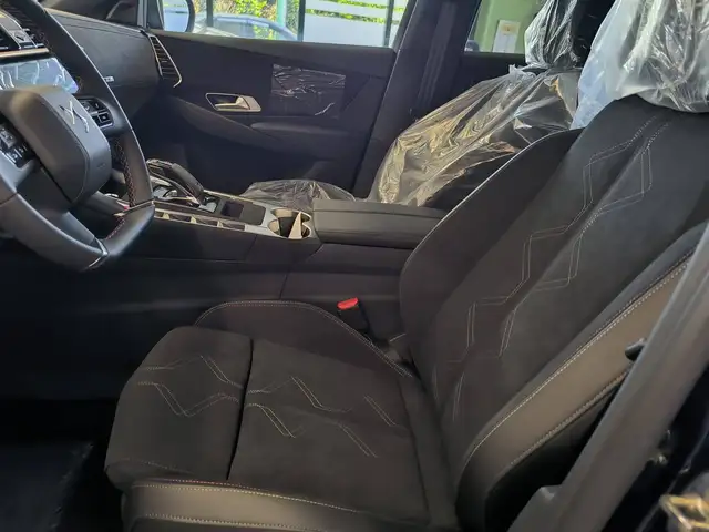 DS Automobiles DS 7 Crossback view 13
