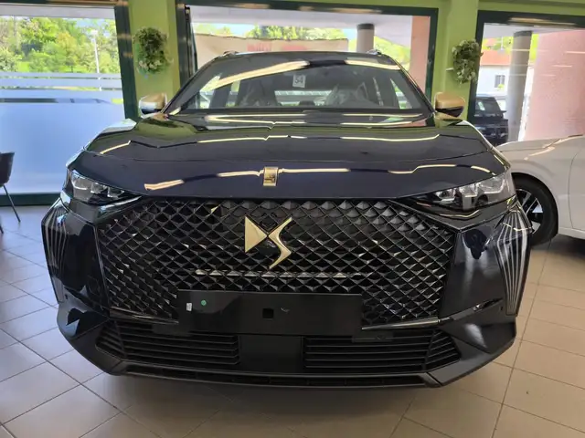 DS Automobiles DS 7 Crossback view 3