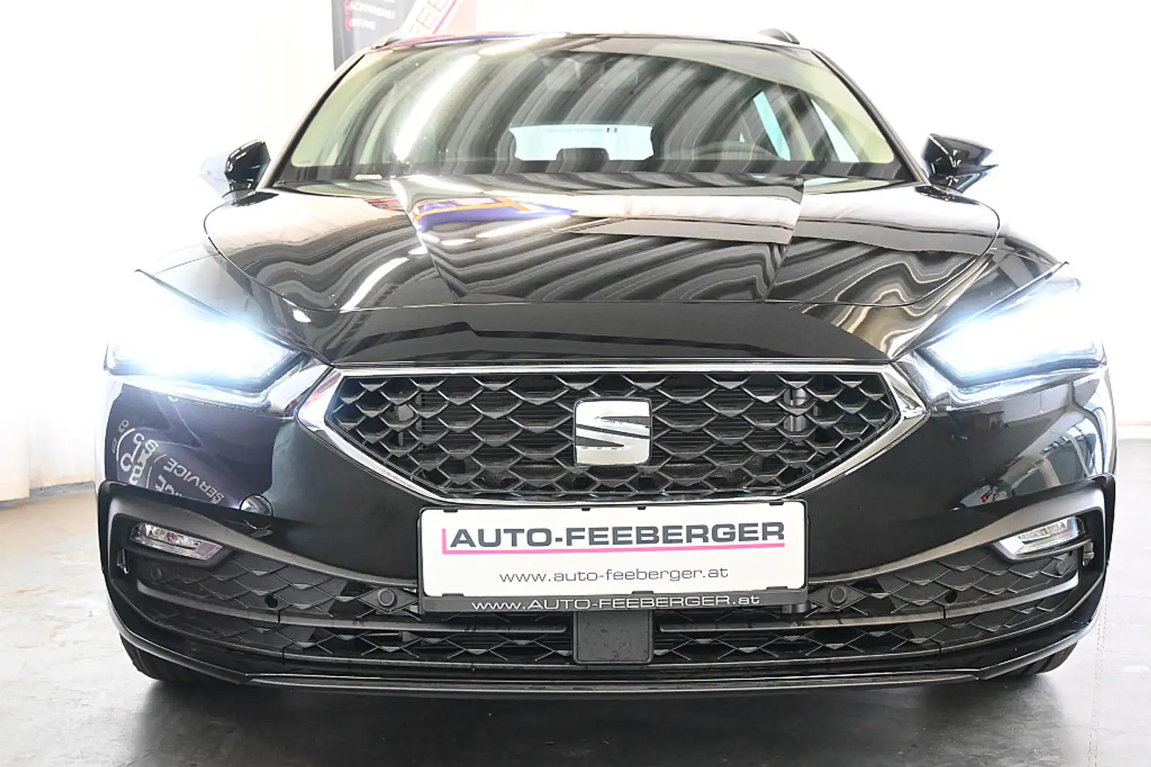 SEAT Leon SP 1,0 TSI Style Schwarz - 2