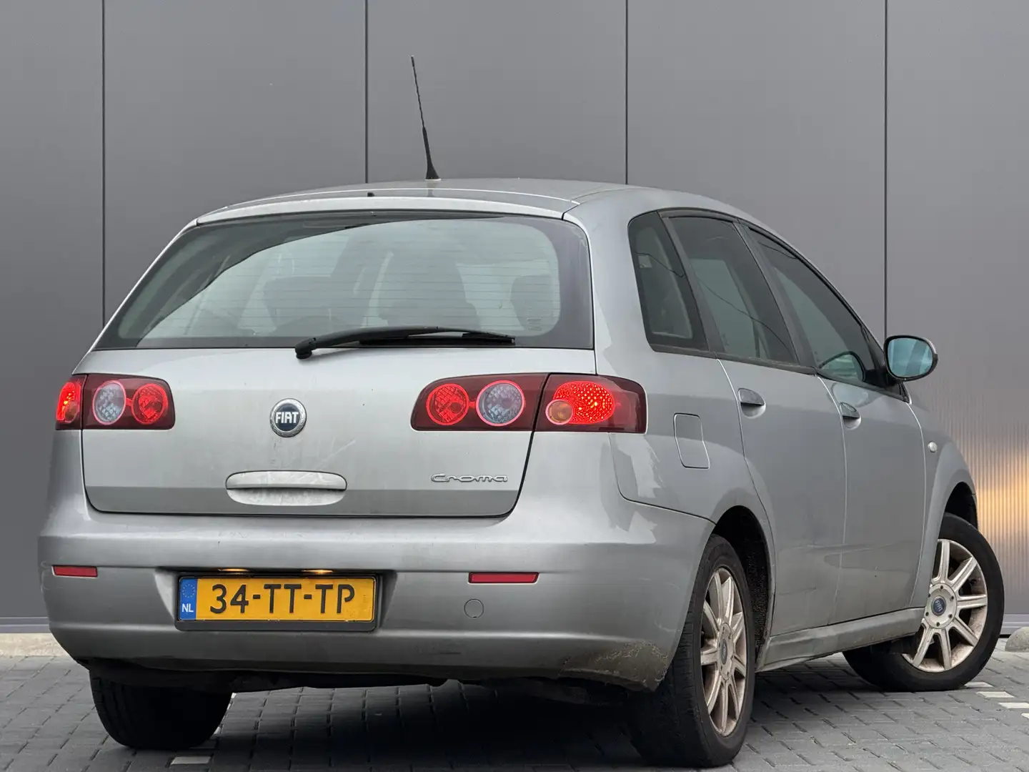 Fiat Croma 2.2-16V Dynamic | Automaat| Clima Сірий - 2