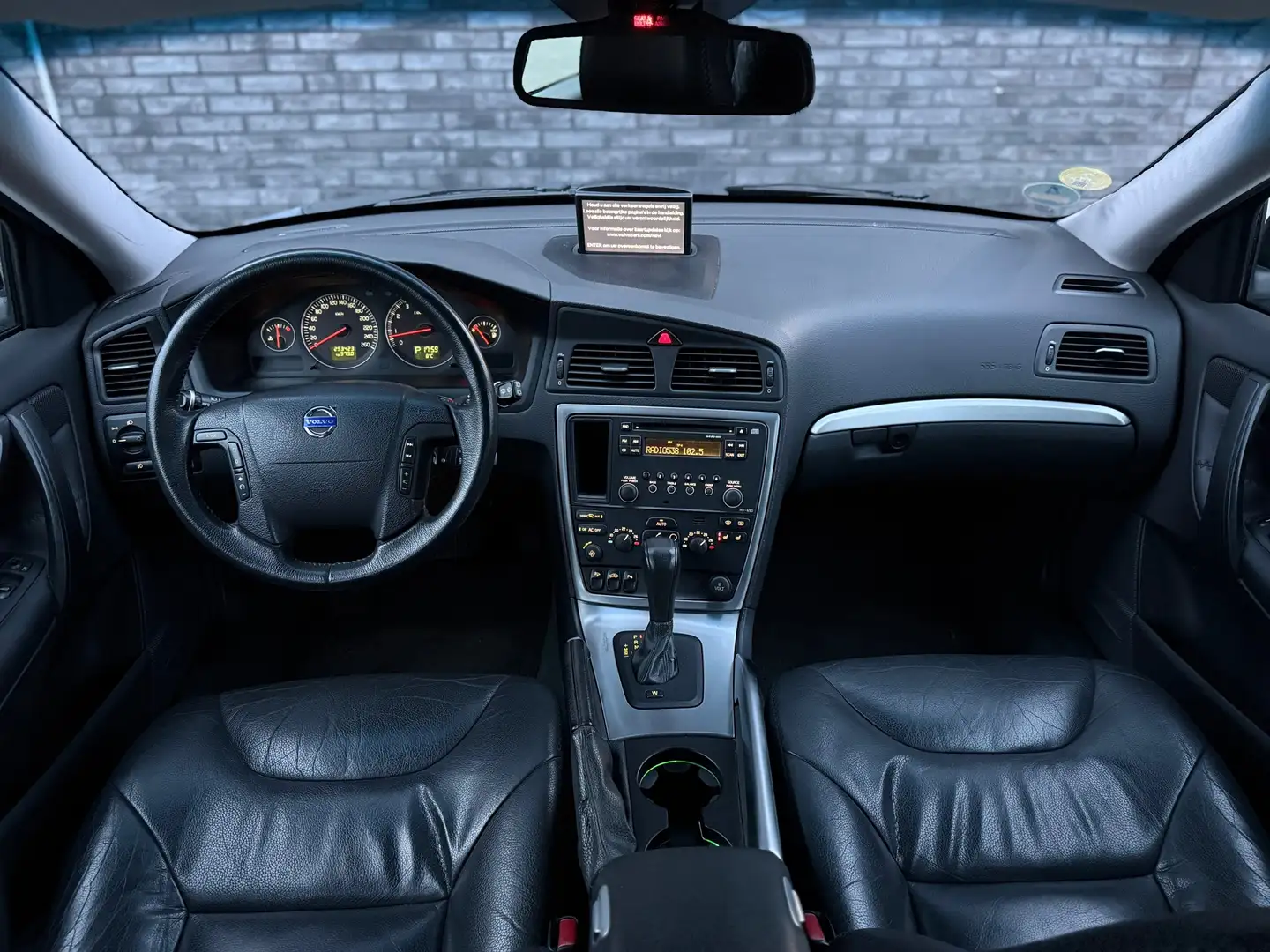 Volvo XC70 2.5 T AWD Leder|Cruise|Trekgewicht 1800kg|Navi|Led Schwarz - 2