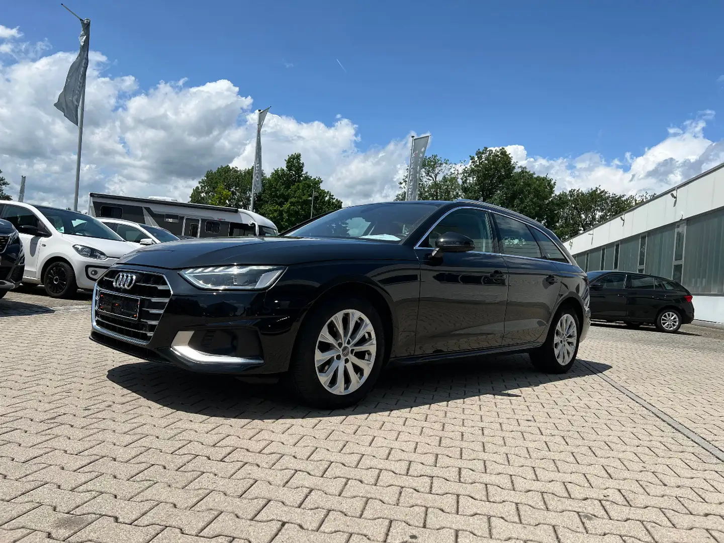 Audi A4 Avant 35 TDI advanced *LED Navi Leder DAB ACC Schwarz - 1