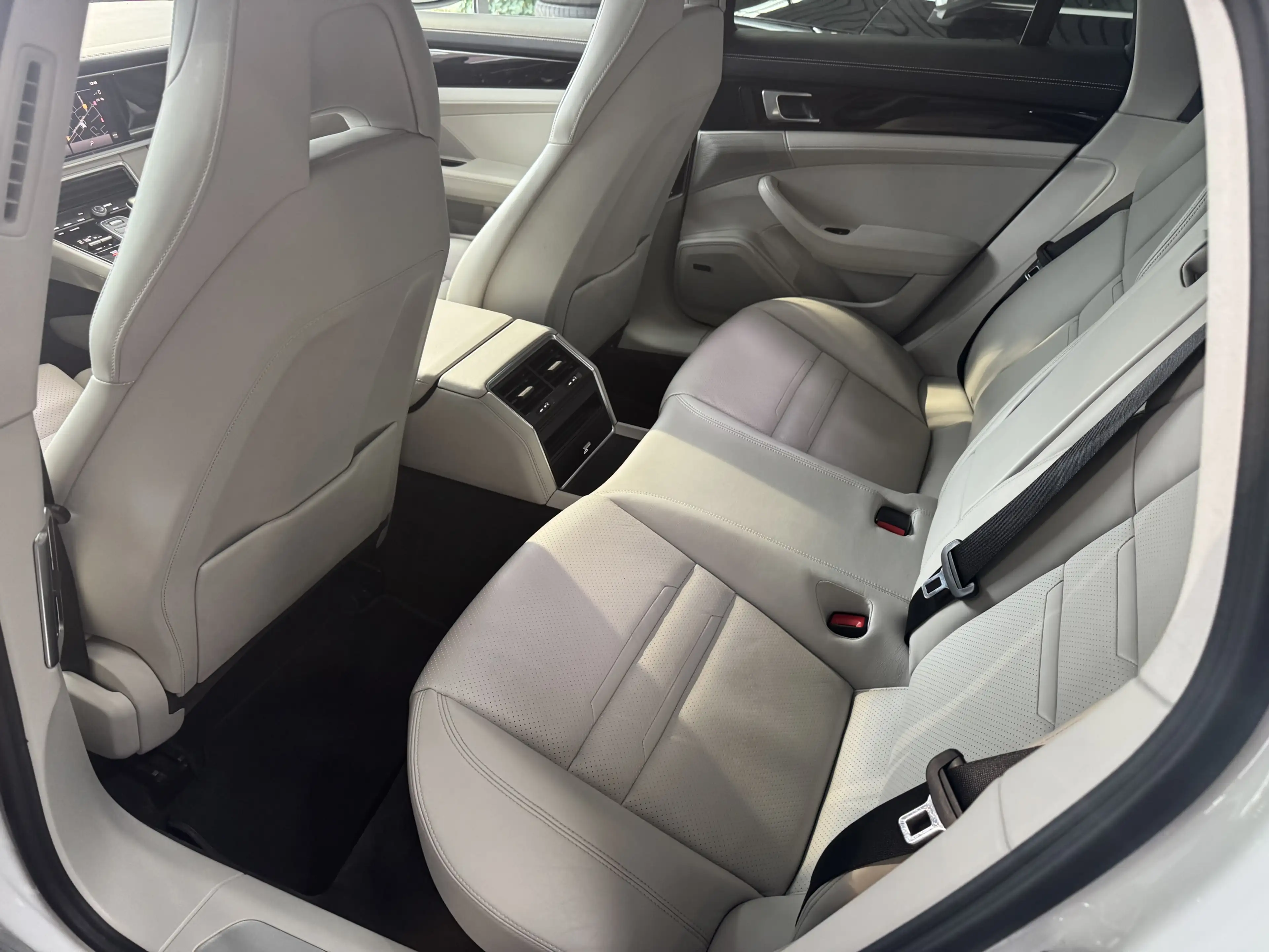 Porsche Panamera Approved — photo 7