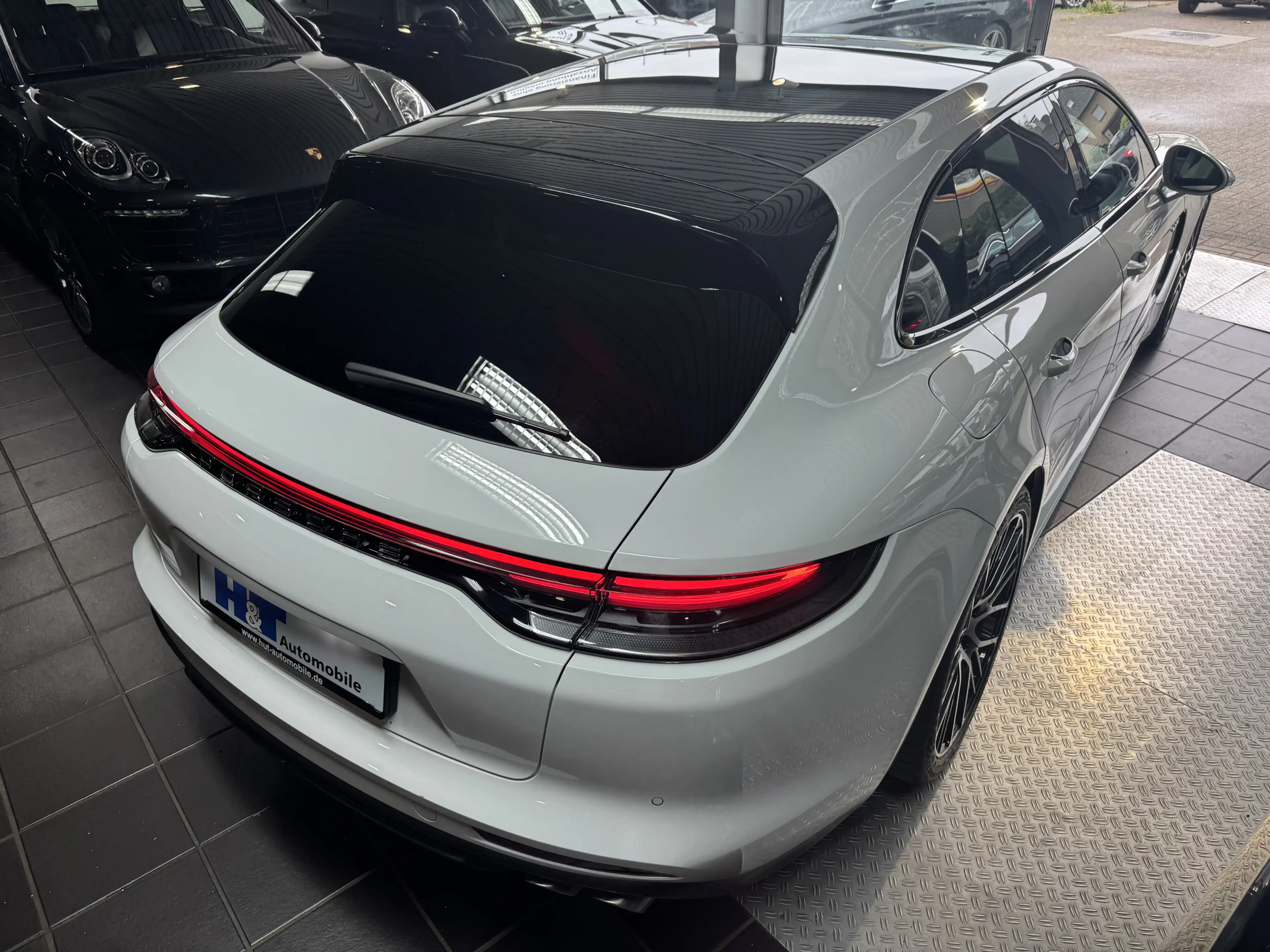 Porsche Panamera Approved — photo 14