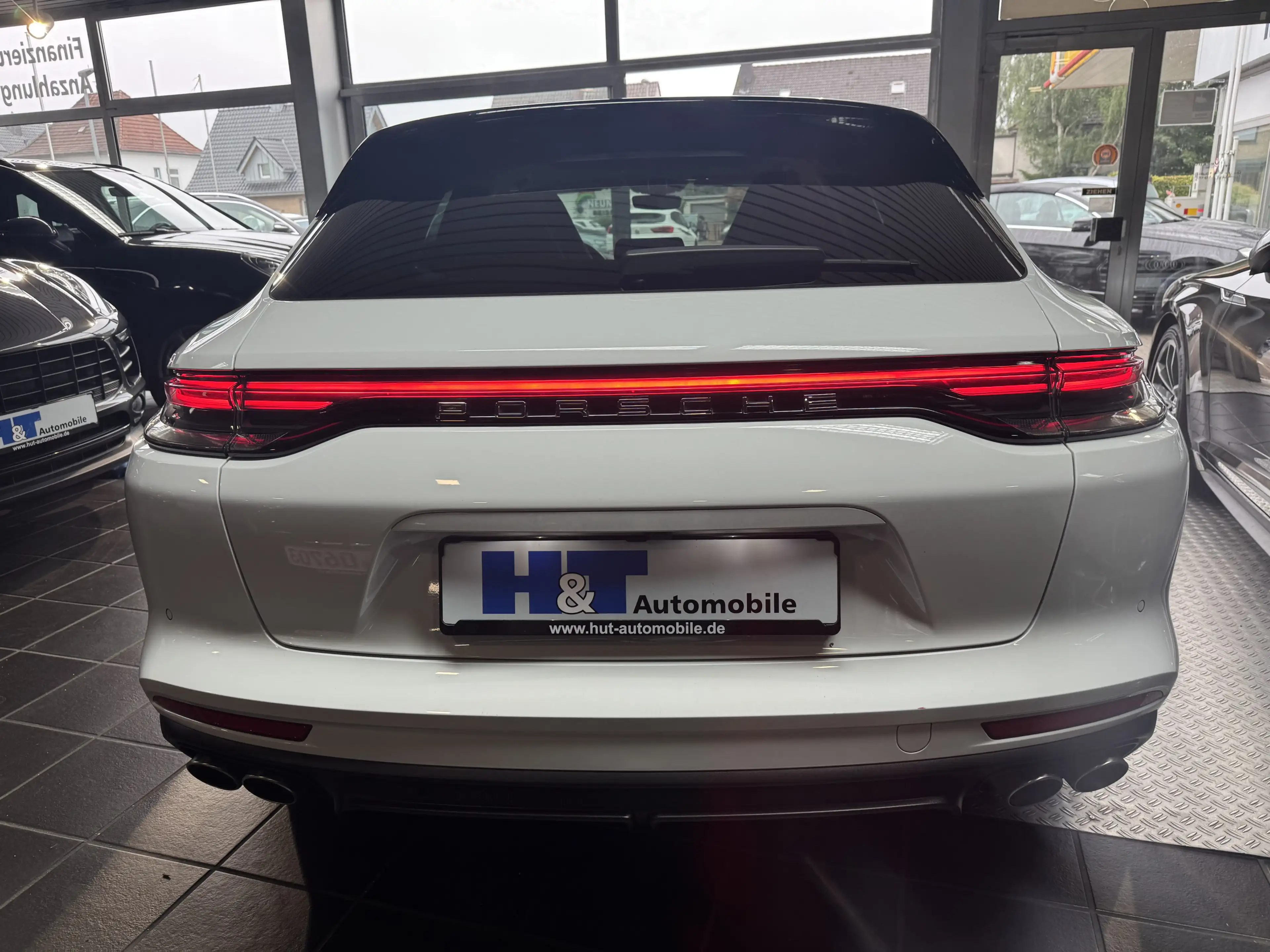 Porsche Panamera Approved — photo 12