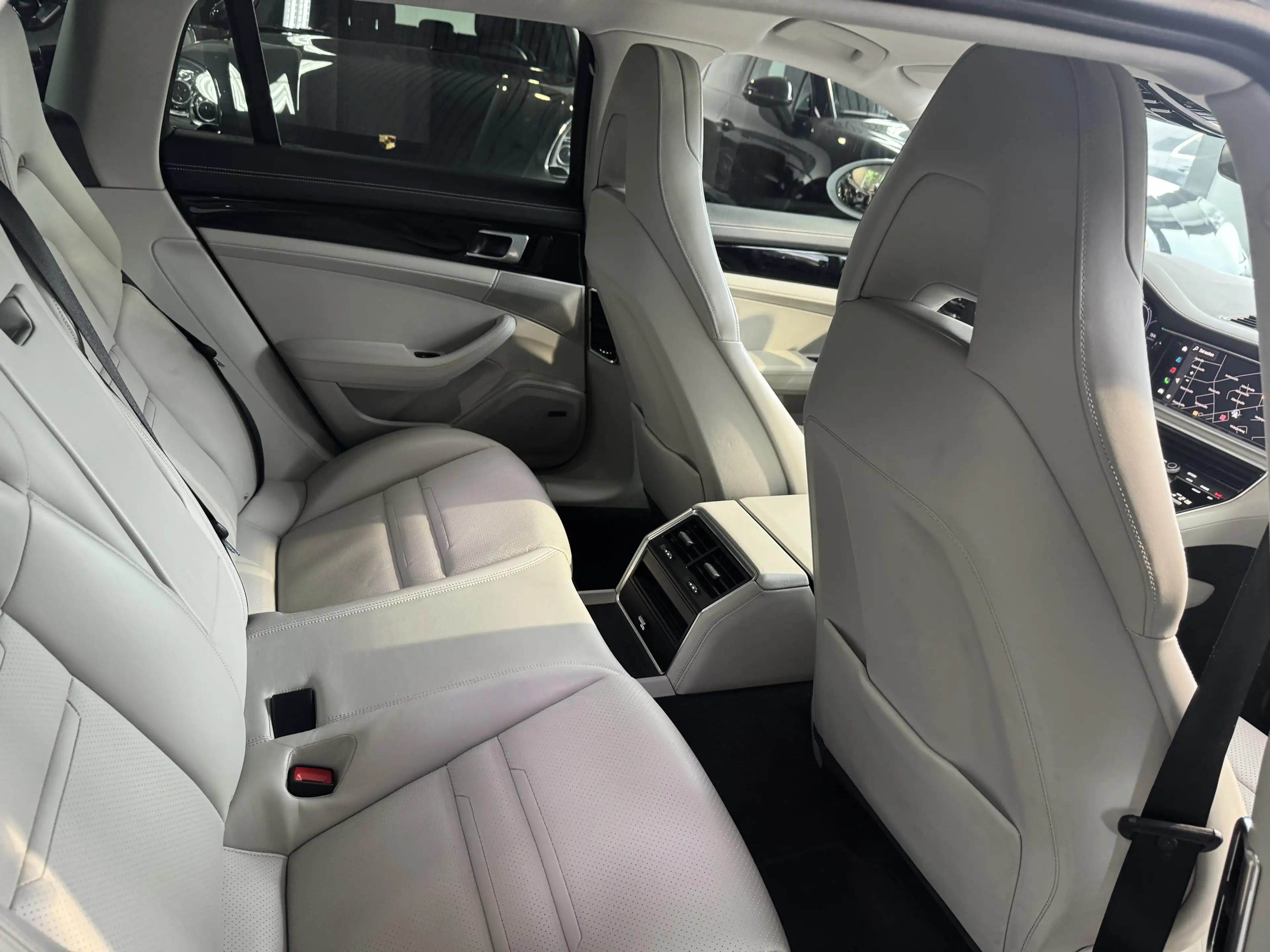 Porsche Panamera Approved — photo 9