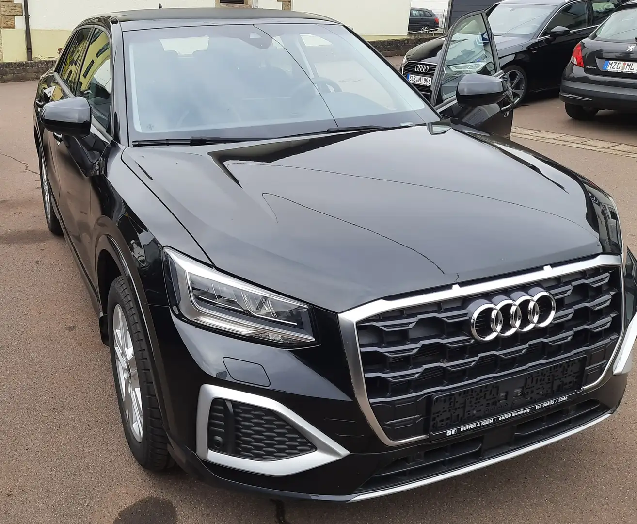 Audi Q2 35 TFSI advanced Schwarz - 1